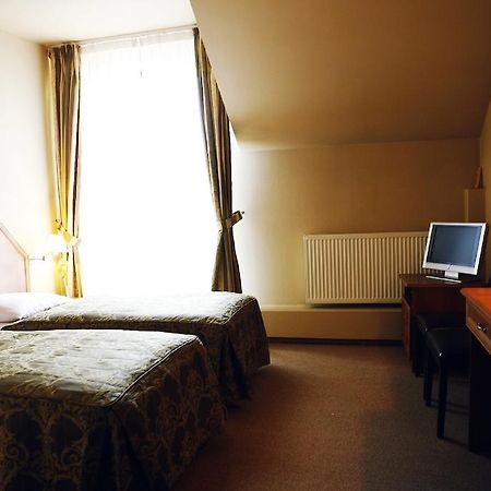 Hotel Zorza Namysłów Buitenkant foto