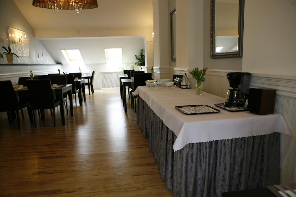 Hotel Zorza Namysłów Buitenkant foto