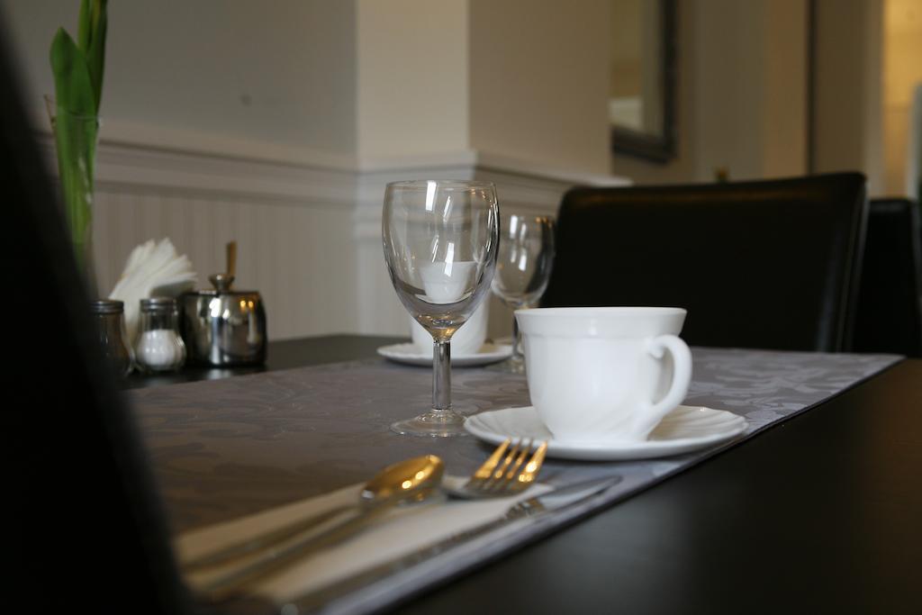 Hotel Zorza Namysłów Buitenkant foto
