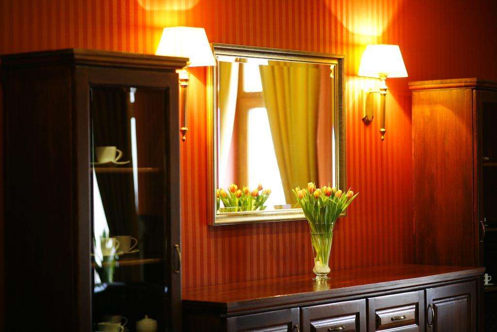 Hotel Zorza Namysłów Buitenkant foto