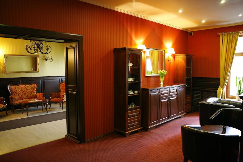 Hotel Zorza Namysłów Buitenkant foto