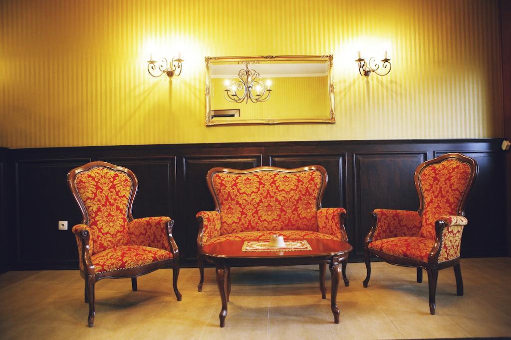 Hotel Zorza Namysłów Buitenkant foto